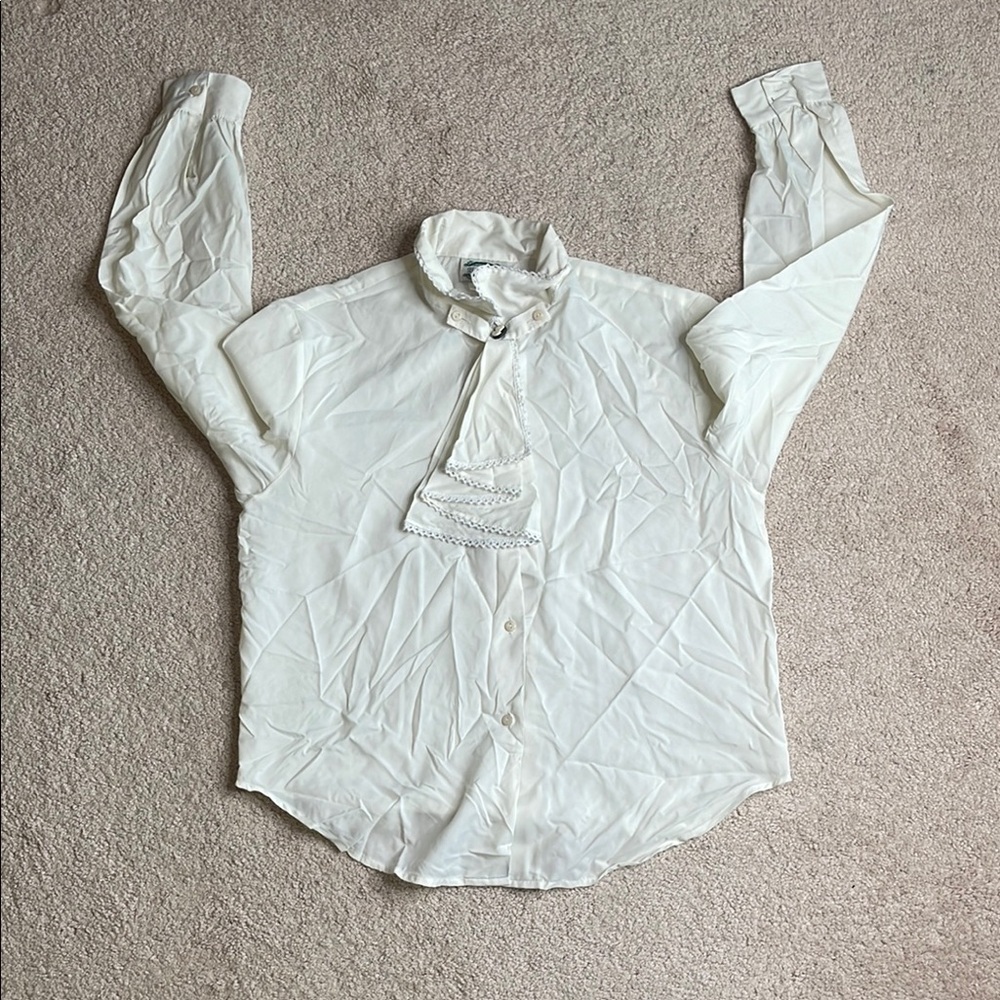 Cream Long Sleeve Blouse with Classic Collar - Picture 4 of 7
